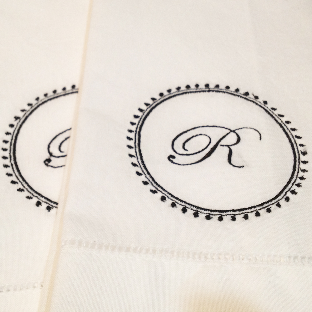 Elegant, modern modern single initial monogram. Great monogram design