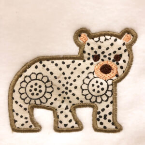 Woodland bear appliqué design