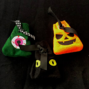 Drawstring In-the-hoop Halloween treat bags – set of three