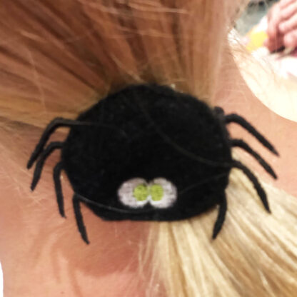 in-the-hoop spider hair band in hair